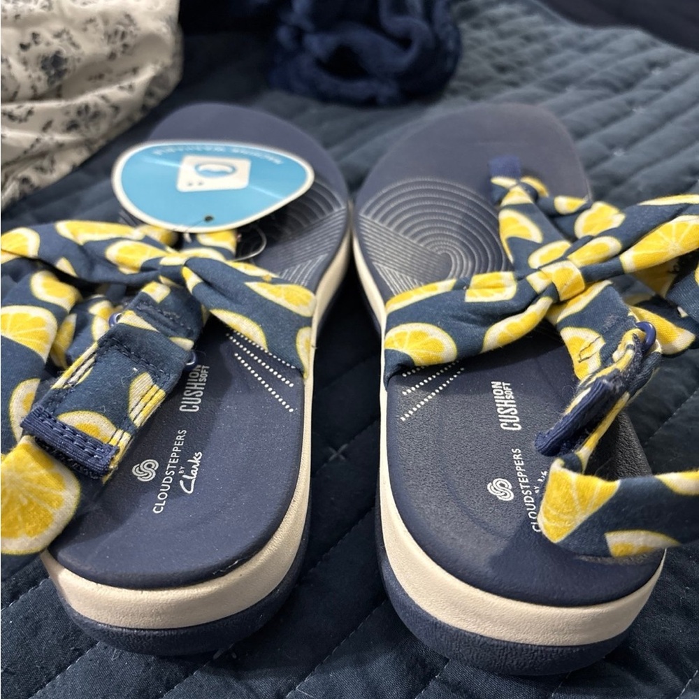 NWT Cloud STEPPERS by Clarks Jersey Sandals Arla Nicole Blue Lemons 8.5 - Picture 7 of 8